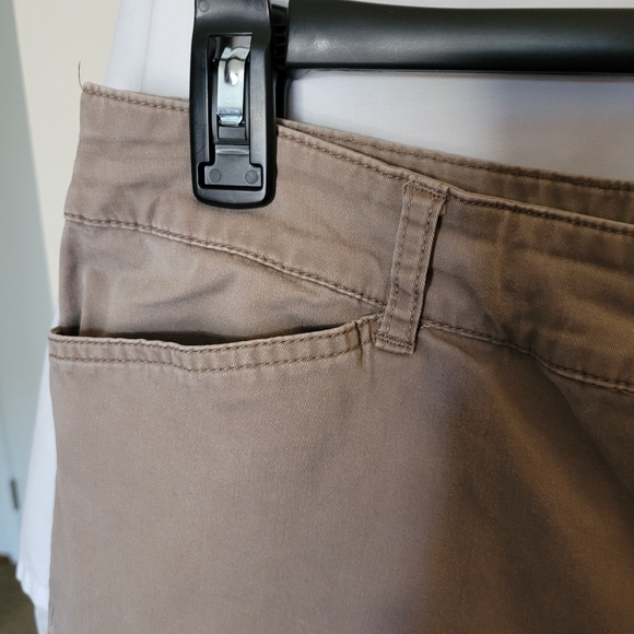 BUY 3, get 1 FREE (SEE DETAILS), Croft & Barrow Capri (313) - Picture 3 of 9